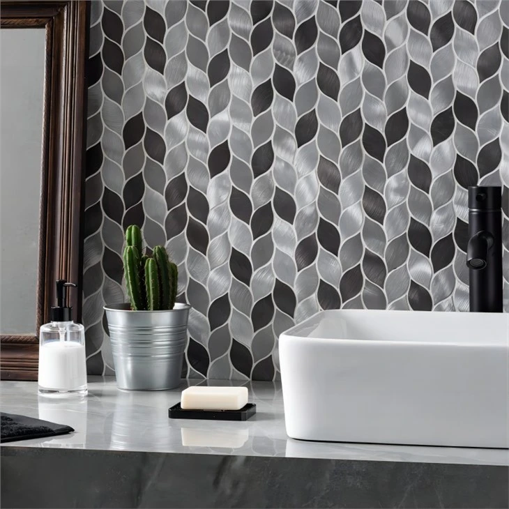 Medium-Template-Leaf-Grey-Silver-brushed-aluminum-mosaic(1)